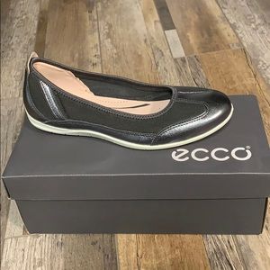 New Ecco slip on flat / sneaker
